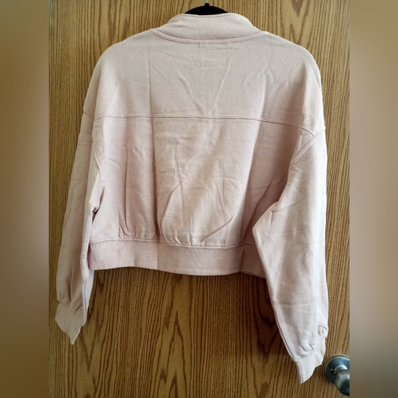 H&M Light Pink Crop zipped Sweatshirt - Picture 2 of 4